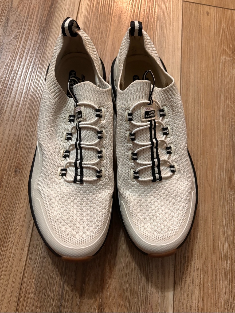 SKECHERS Women's Switch Back Bungee Lace Shoes 8.5